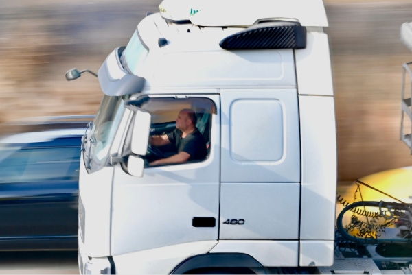 Pénurie de chauffeurs routiers et caristes : Le détachement au secours de la Supply Chain