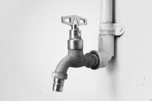 Chantiers CVC et plomberie : Mobiliser des monteurs et tuyauteurs qualifiés pour vos réseaux de fluides